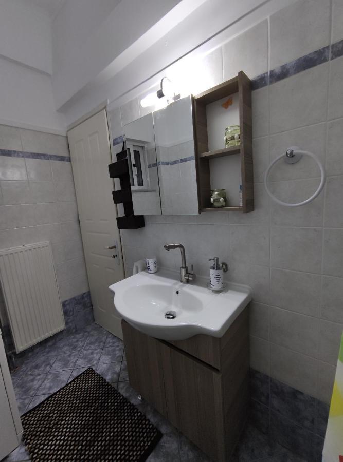 See And City Apartment Aigio Exterior photo