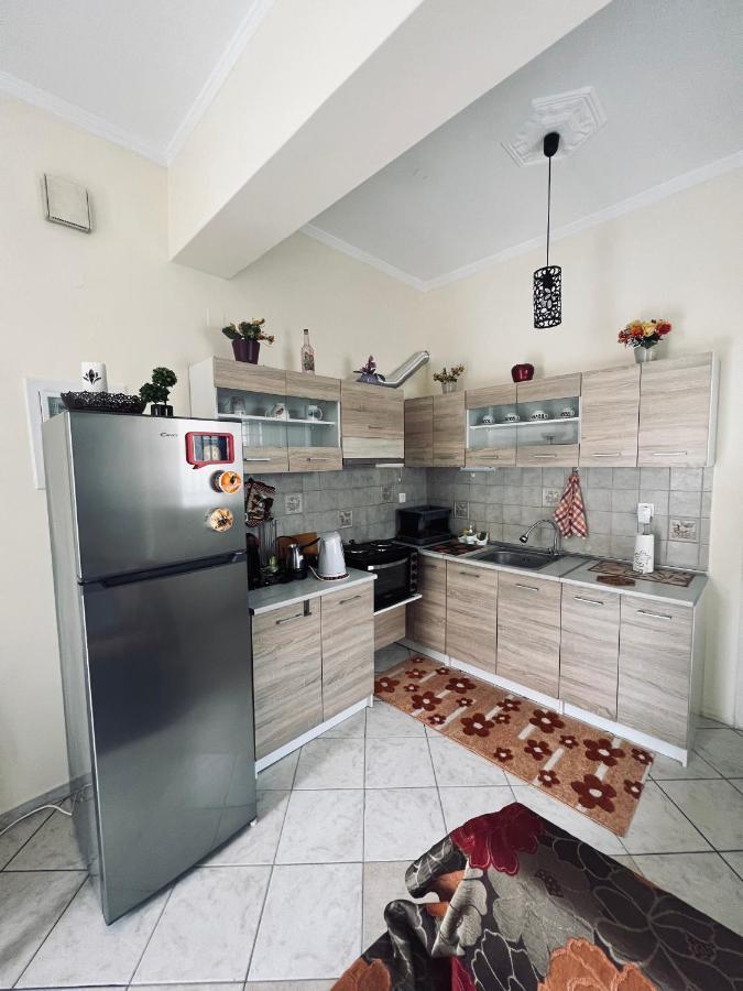 See And City Apartment Aigio Exterior photo