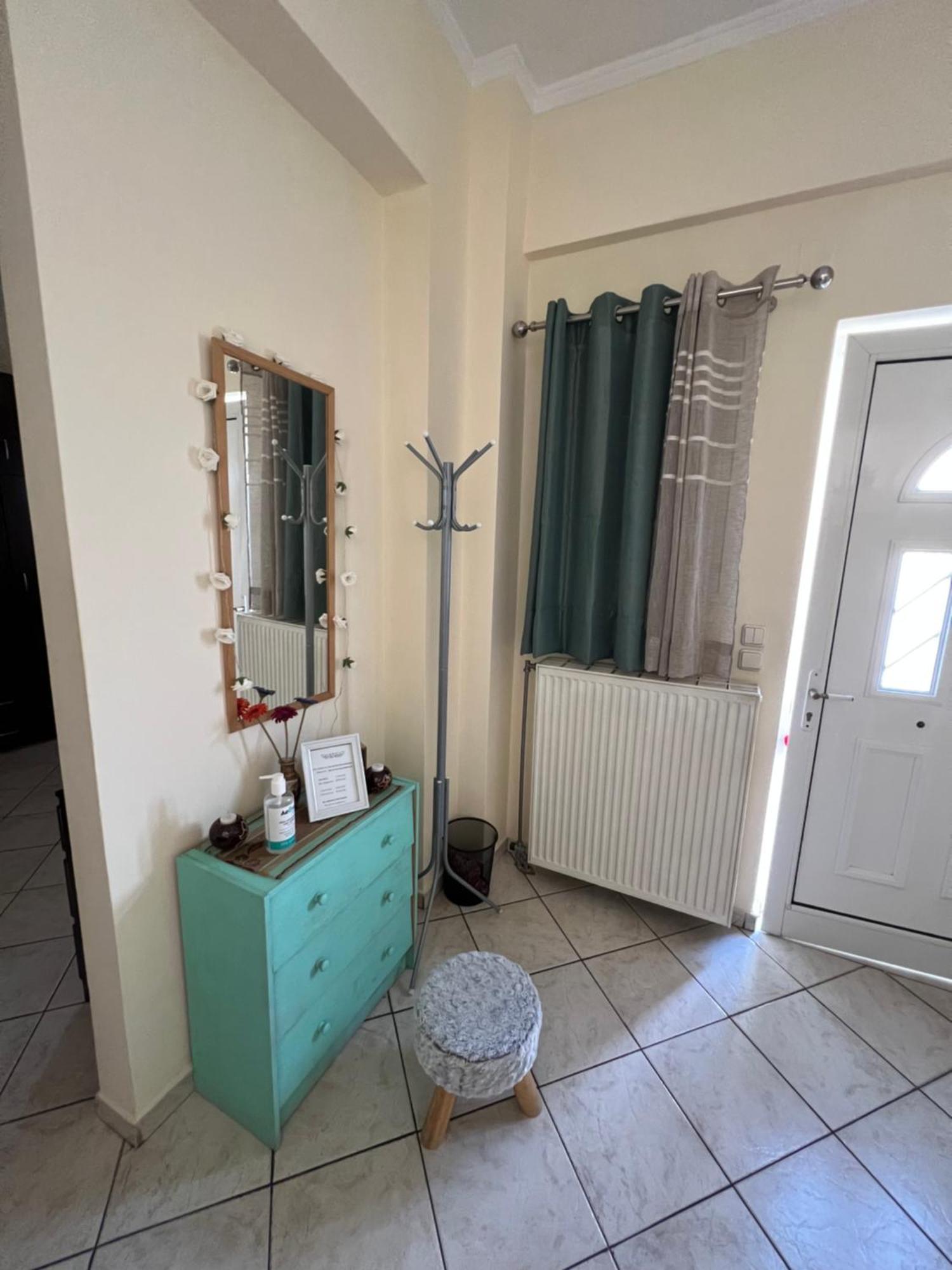 See And City Apartment Aigio Exterior photo