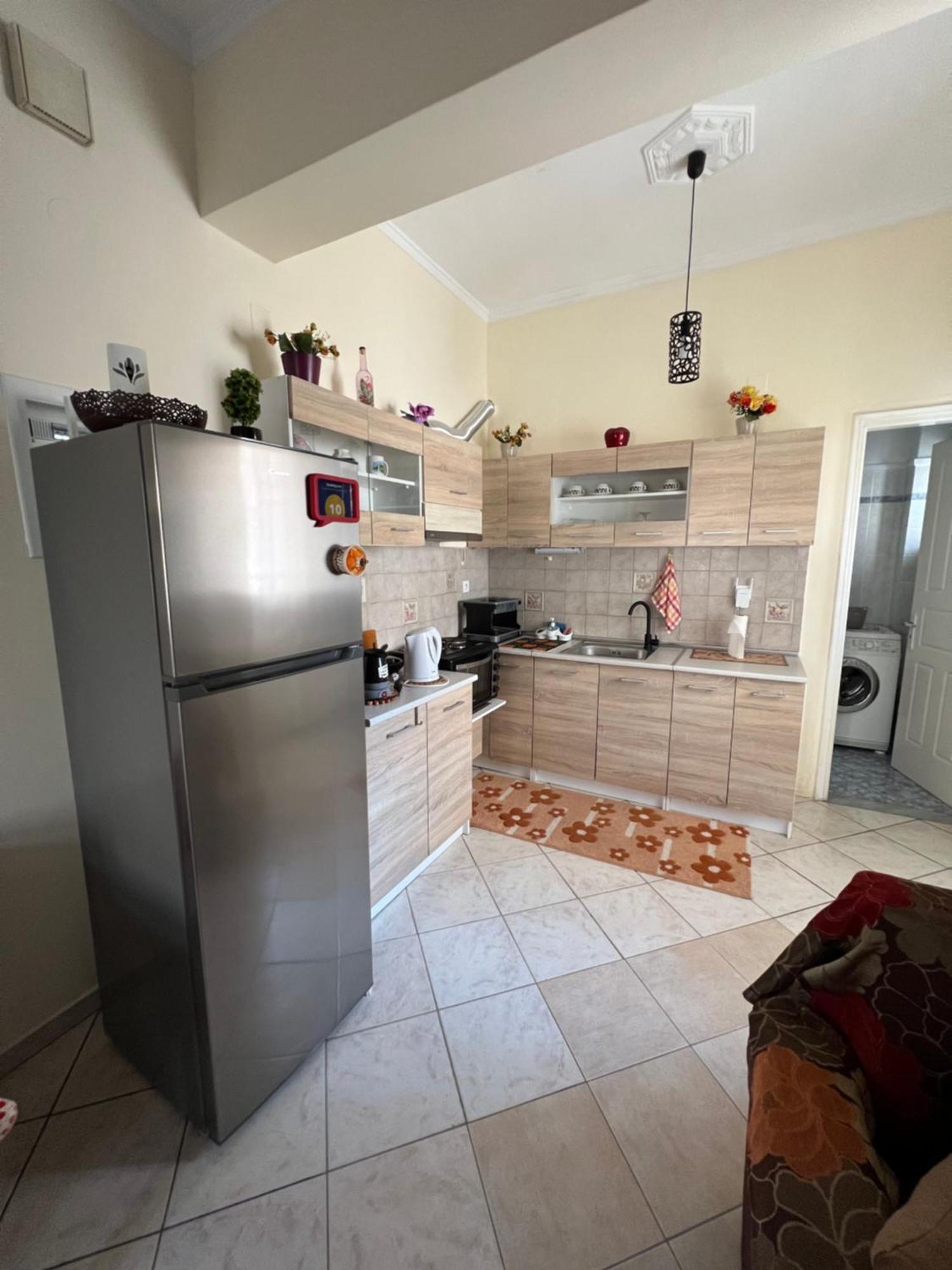 See And City Apartment Aigio Exterior photo