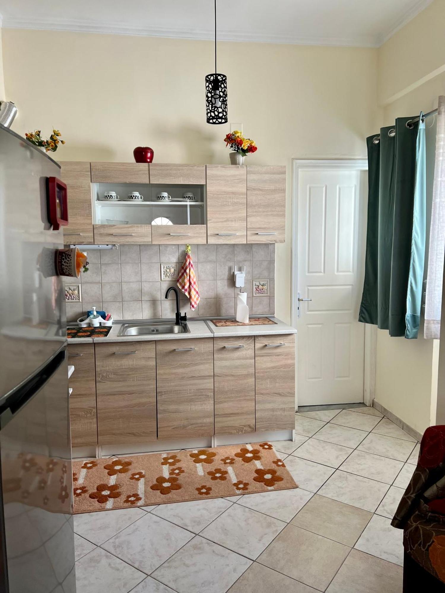 See And City Apartment Aigio Exterior photo