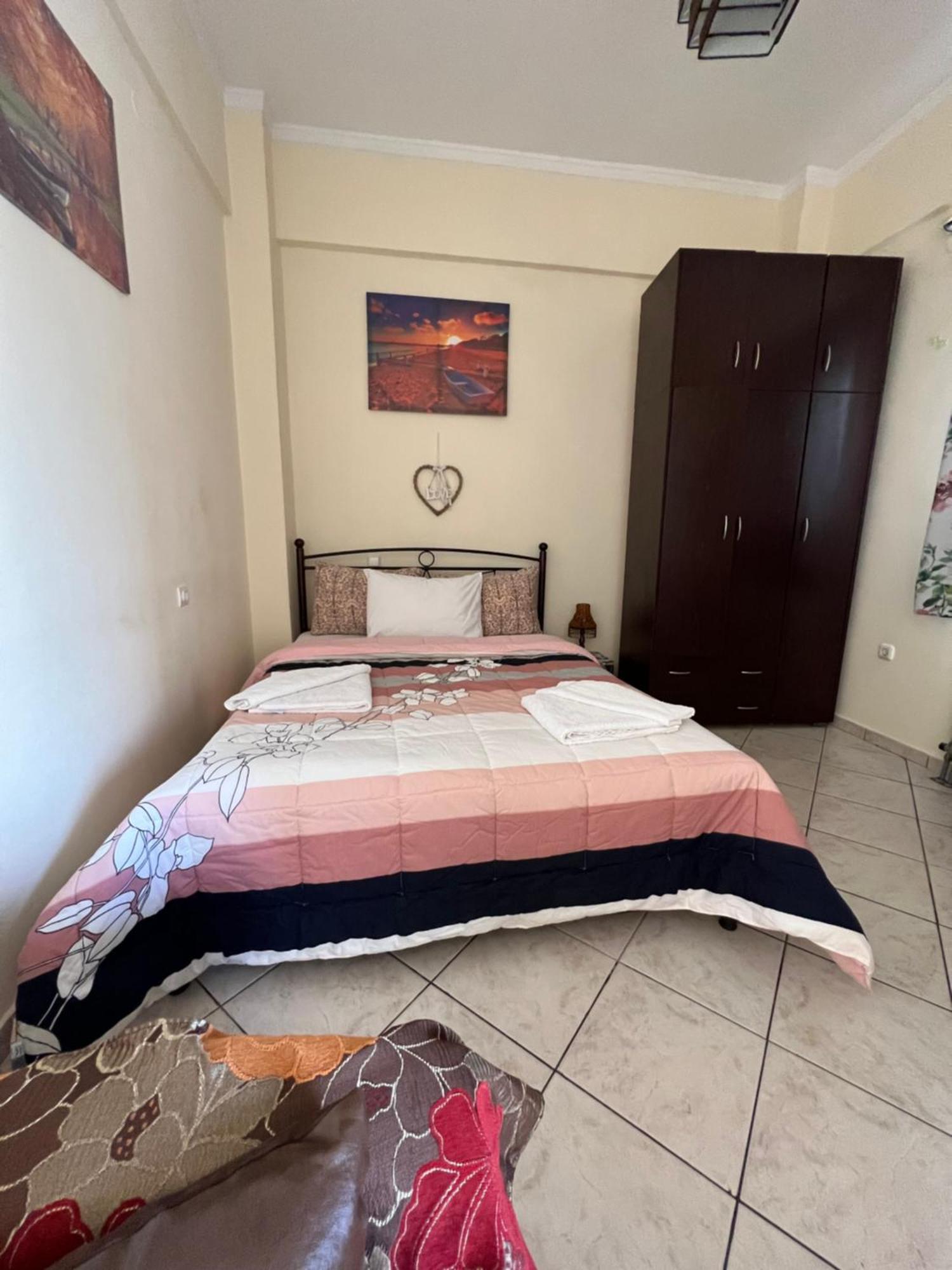 See And City Apartment Aigio Exterior photo