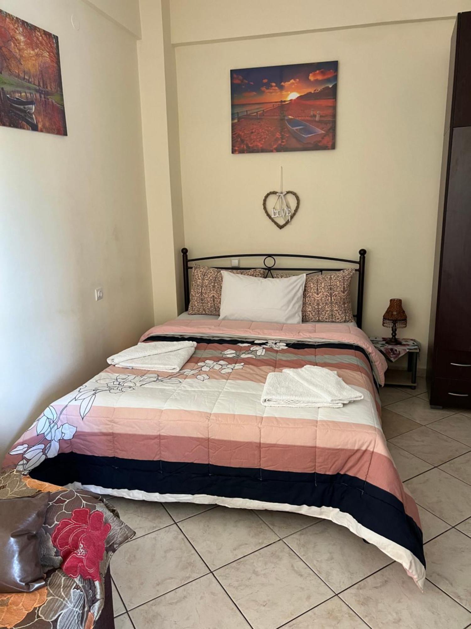 See And City Apartment Aigio Exterior photo
